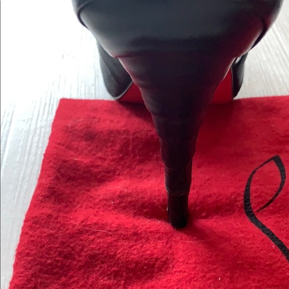 Authentic Christian Louboutin Pumps Size 38 - Picture 6 of 7